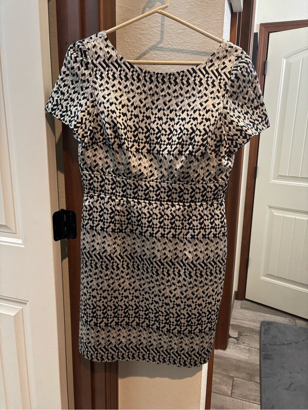 Vince Camuto Black and Cream Geometric Sheath Dress